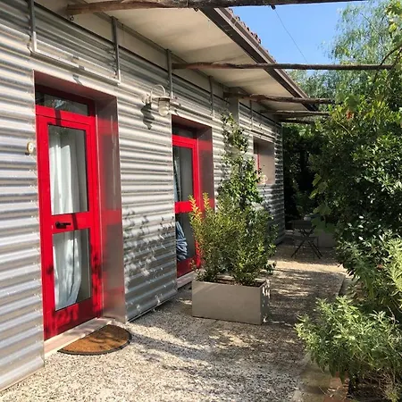 Le Camere Nel Giardino Dei Cocomeri *
